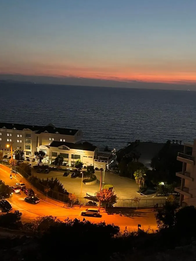 Bluemoon Suites ساراندا