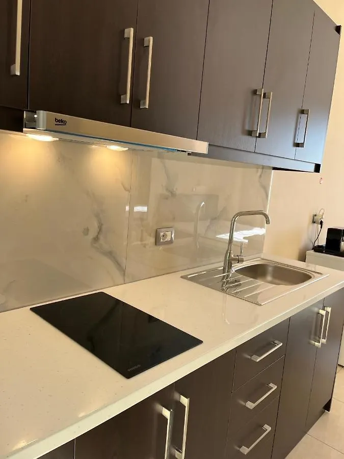 Bluemoon Suites Saranda 0*,  Albánia