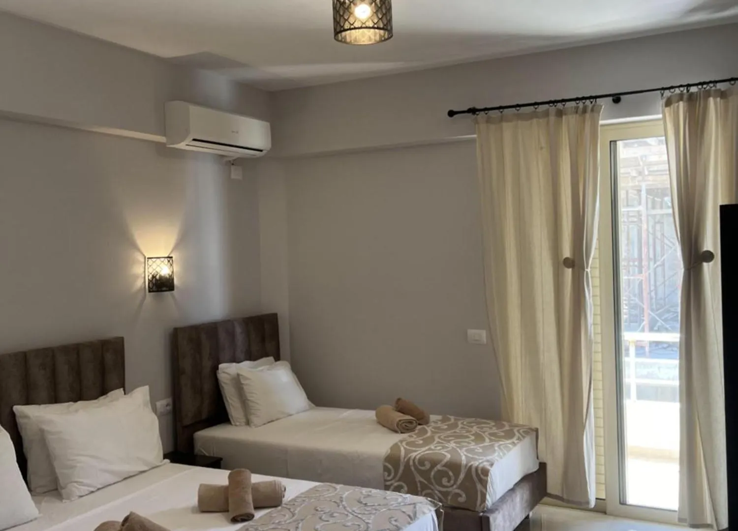 Bluemoon Suites Saranda 0*,  Albania